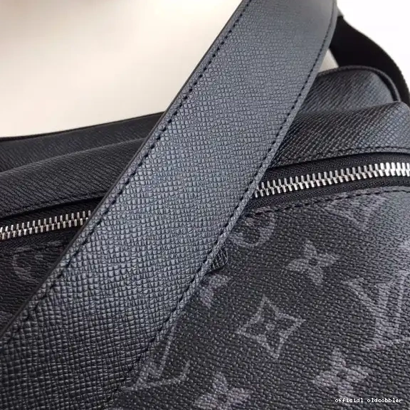 Official oldcobbler Louis Messenger Vuitton 0706